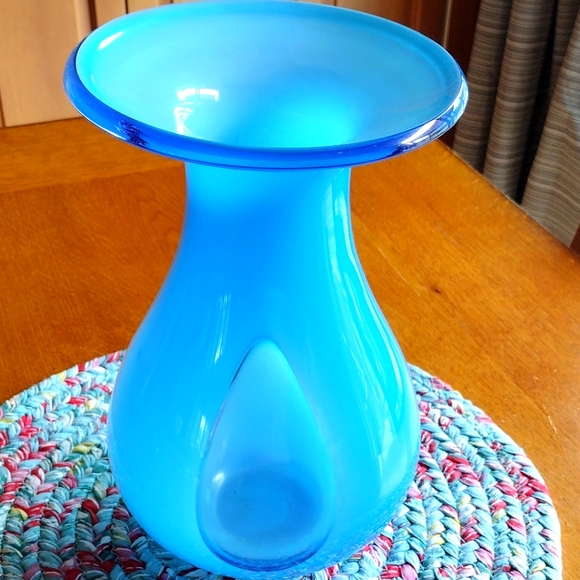 Art Glass Sky Blue Vase Peek a Boo Style by Gorgeous Designs China - Picture 9 of 9